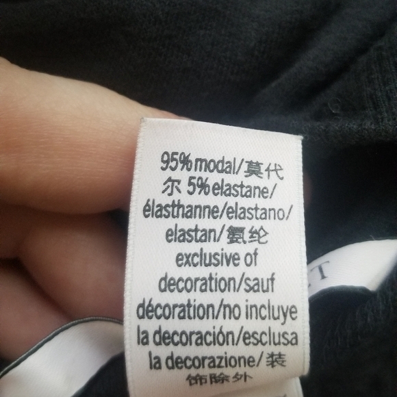 Victoria's Secret V Neck Extra Long Oversized Super Soft Black Sweater. Size XS. - Picture 7 of 7